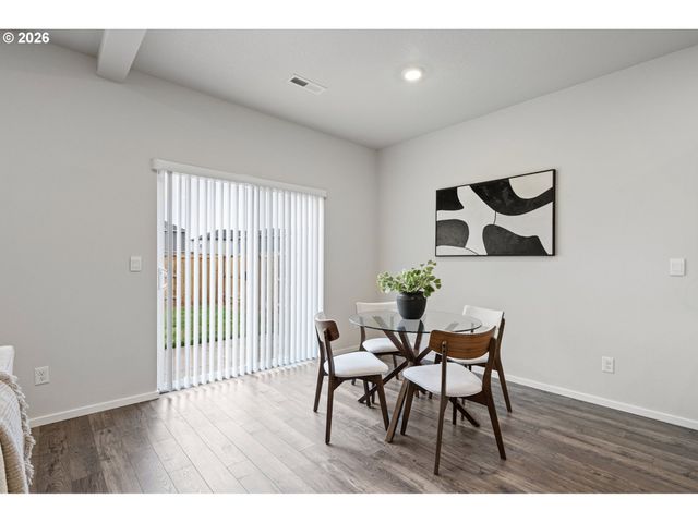 2651 FENYA St, Springfield, OR 97477