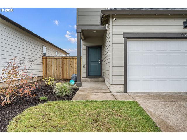 2651 FENYA St, Springfield, OR 97477