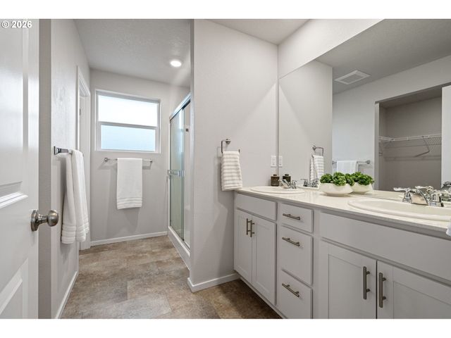 2651 FENYA St, Springfield, OR 97477