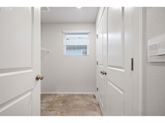 2651 FENYA St, Springfield, OR 97477
