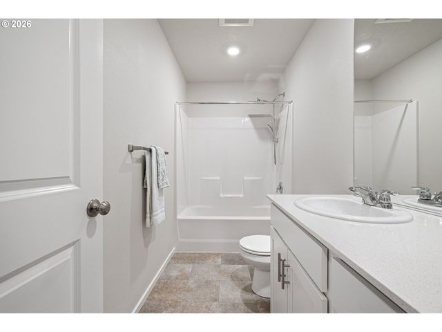 2651 FENYA St, Springfield, OR 97477
