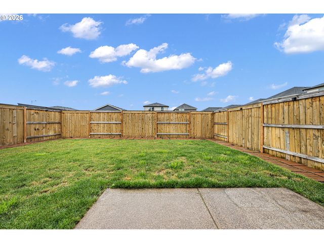 2651 FENYA St, Springfield, OR 97477