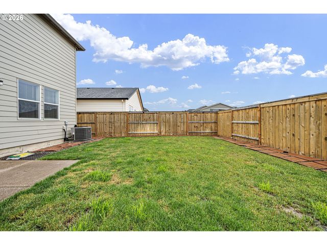 2651 FENYA St, Springfield, OR 97477