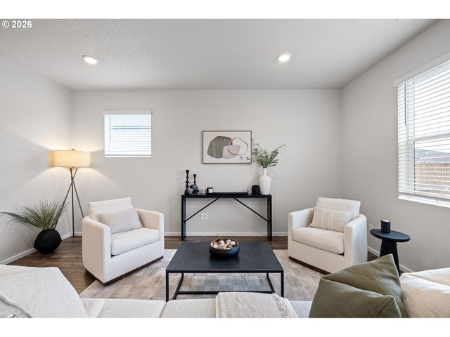 2651 FENYA St, Springfield, OR 97477