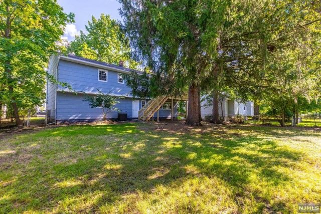 3 Orchard Square, Caldwell, NJ 07006