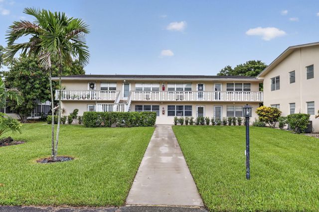 210 Canterbury J 1, West Palm Beach, FL 33417