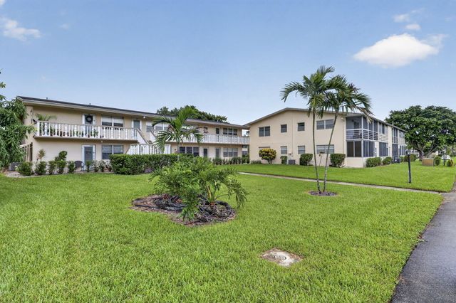 210 Canterbury J 1, West Palm Beach, FL 33417