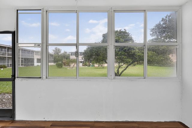 210 Canterbury J 1, West Palm Beach, FL 33417