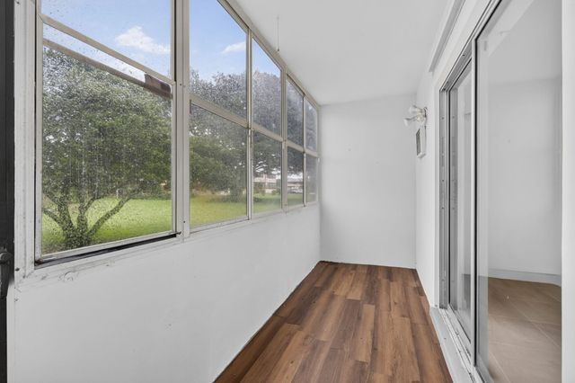 210 Canterbury J 1, West Palm Beach, FL 33417