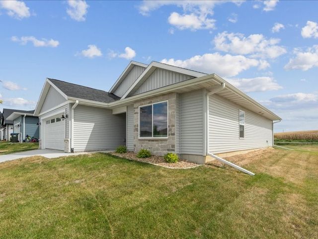 96 Huntington Drive, Iowa City, IA 52245