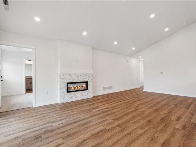 96 Huntington Drive, Iowa City, IA 52245