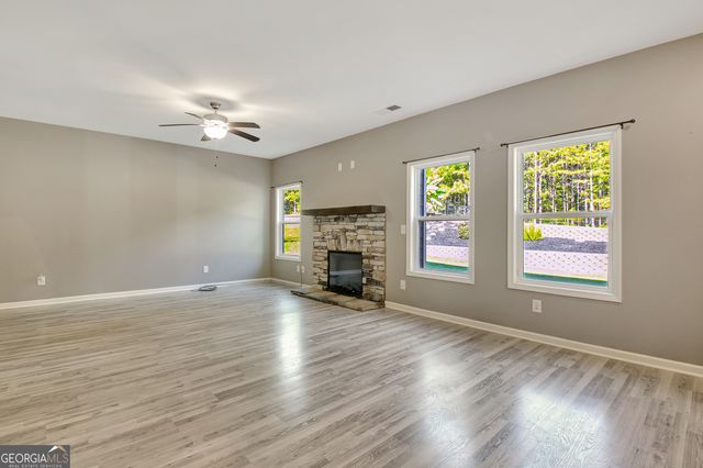 109 Landon Drive, Whitesburg, GA 30185