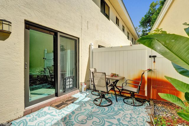 1455 Holly Heights Drive 2, Fort Lauderdale, FL 33304