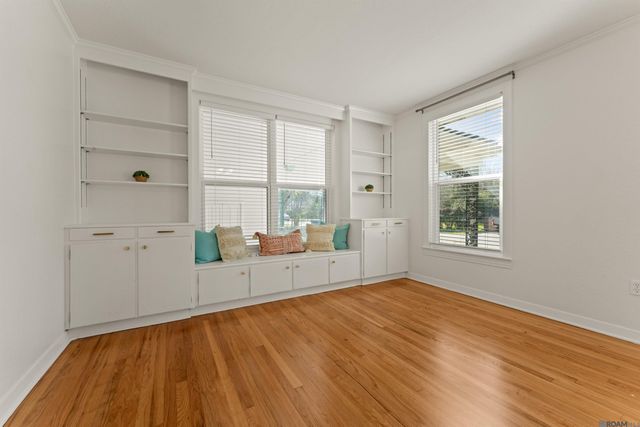 2106 Lee Dr, Baton Rouge, LA 70808