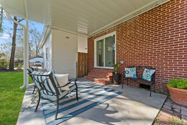 2106 Lee Dr, Baton Rouge, LA 70808