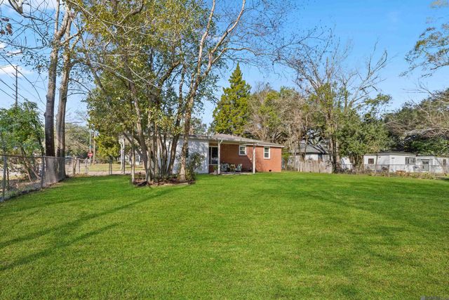 2106 Lee Dr, Baton Rouge, LA 70808