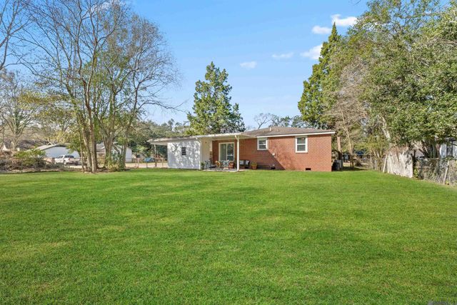 2106 Lee Dr, Baton Rouge, LA 70808