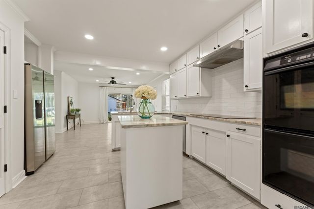 2106 Lee Dr, Baton Rouge, LA 70808