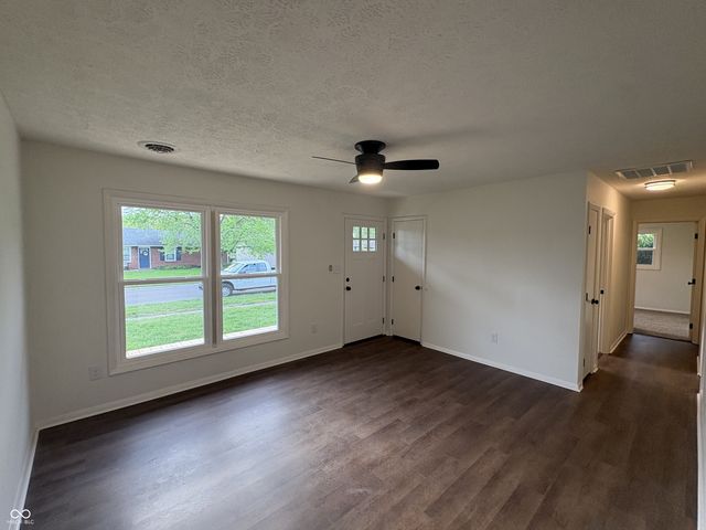 1732 Prairie Drive, Columbus, IN 47203