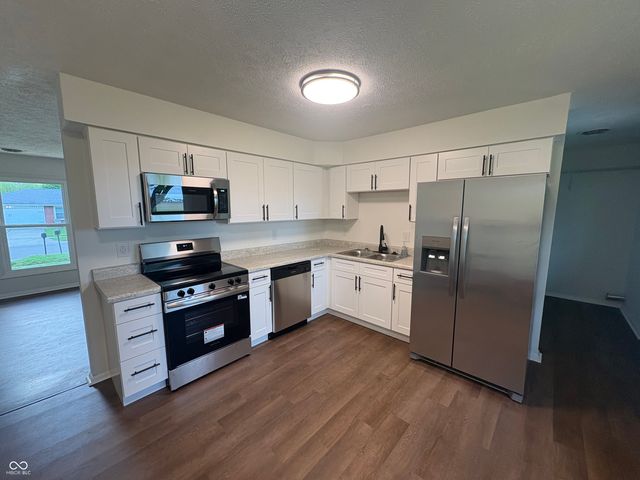 1732 Prairie Drive, Columbus, IN 47203