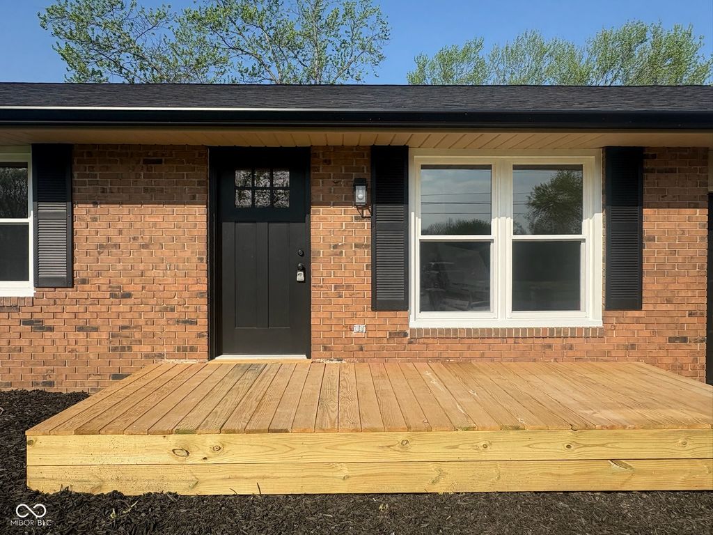 1732 Prairie Drive, Columbus, IN 47203
