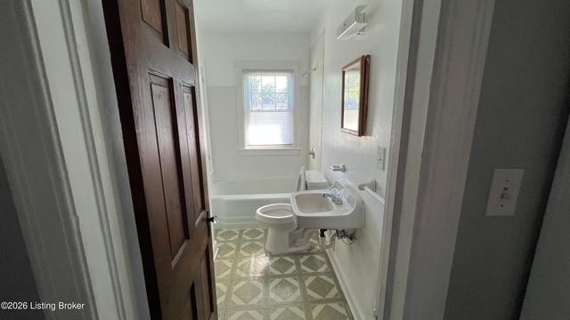 4221 S 2nd St, Louisville, KY 40214