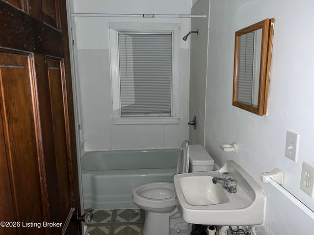 4221 S 2nd St, Louisville, KY 40214