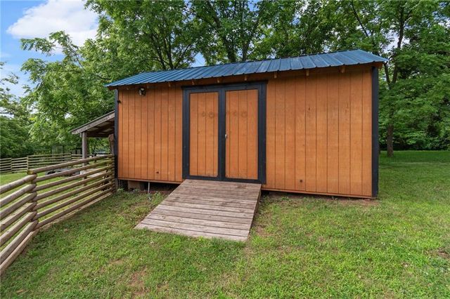 5891 SE Mohawk Drive, Lathrop, MO 64465