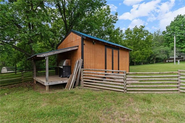 5891 SE Mohawk Drive, Lathrop, MO 64465