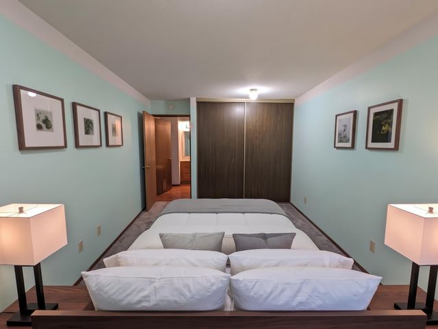 4436 Cedar Lake Road S 5, Saint Louis Park, MN 55416