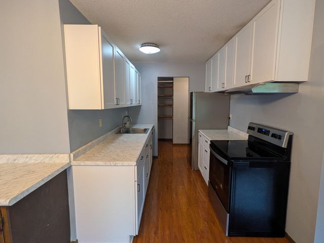 4436 Cedar Lake Road S 5, Saint Louis Park, MN 55416