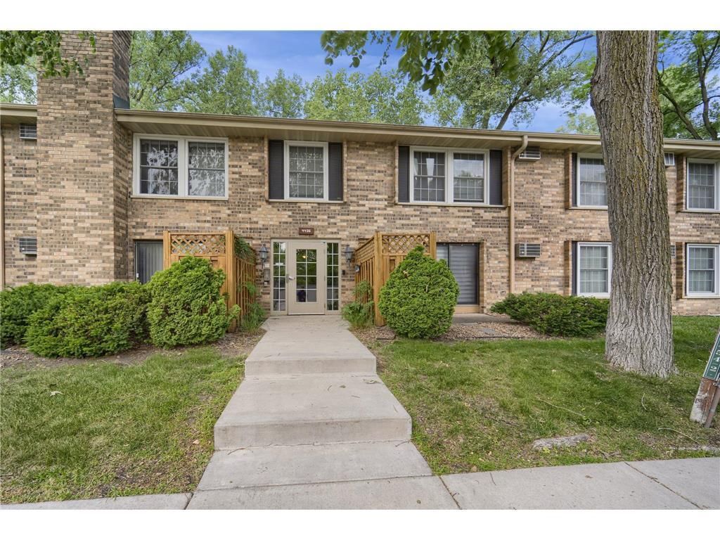 4436 Cedar Lake Road S 5, Saint Louis Park, MN 55416