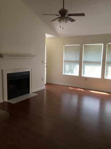 125 Parkwood Drive, Niceville, FL 32578