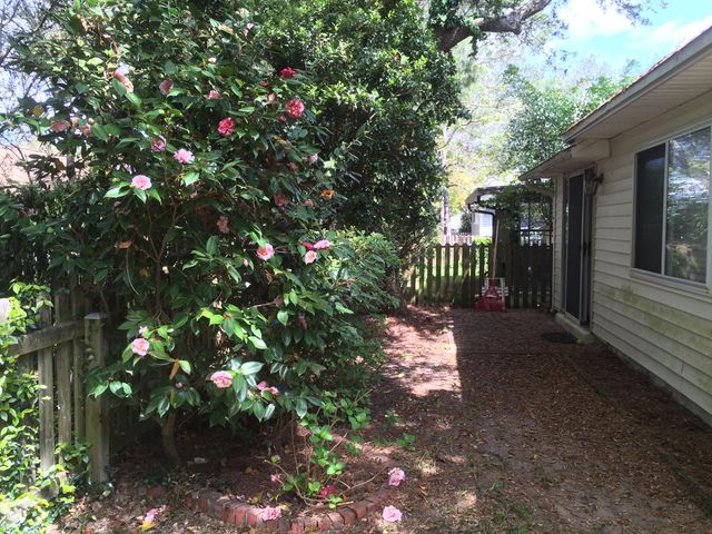 125 Parkwood Drive, Niceville, FL 32578