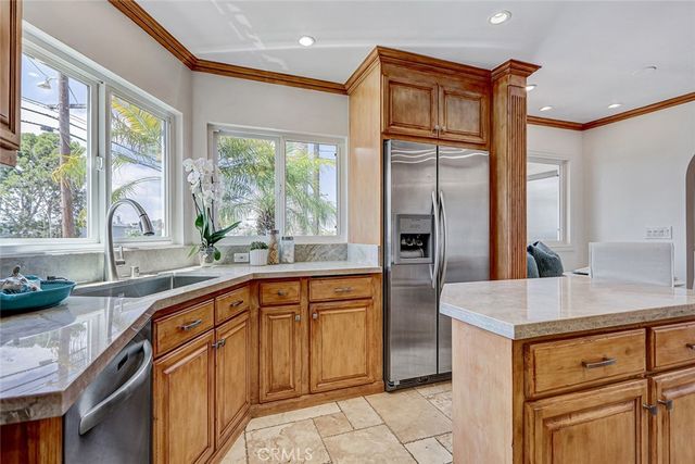 1102 10th, Hermosa Beach, CA 90254