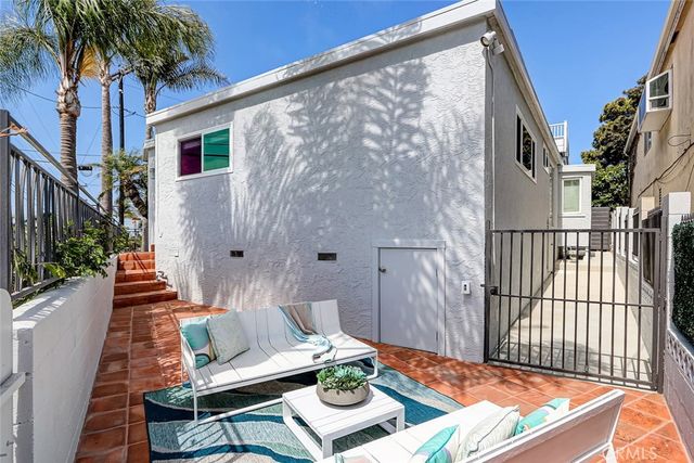 1102 10th, Hermosa Beach, CA 90254