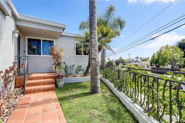 1102 10th, Hermosa Beach, CA 90254