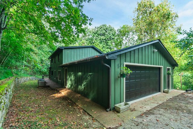 4074 Cantebury Dr, Culleoka, TN 38451