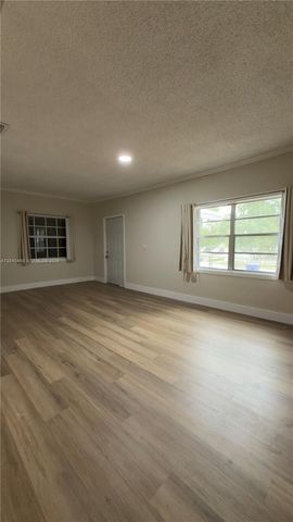 103 NW 35th St, Miami, FL 33127