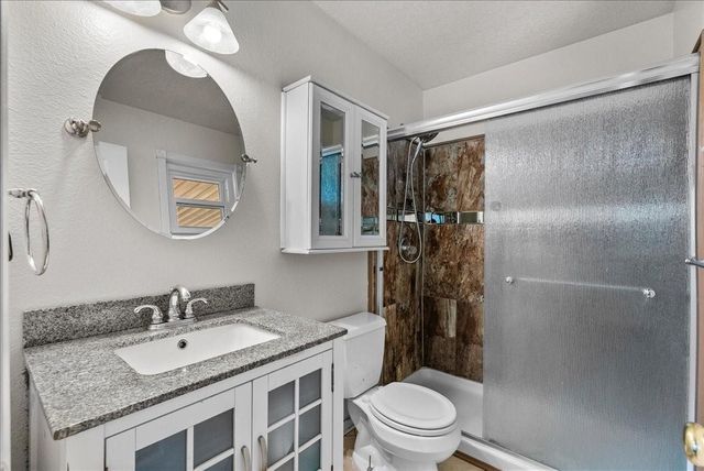 11734 Alamo Dr, La Porte, TX 77571
