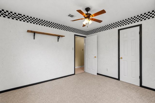 11734 Alamo Dr, La Porte, TX 77571