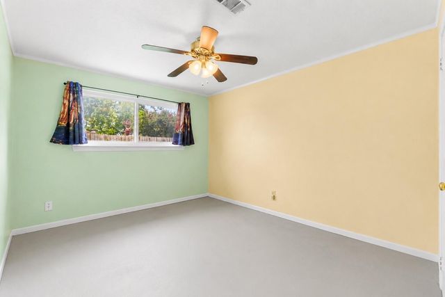 11734 Alamo Dr, La Porte, TX 77571