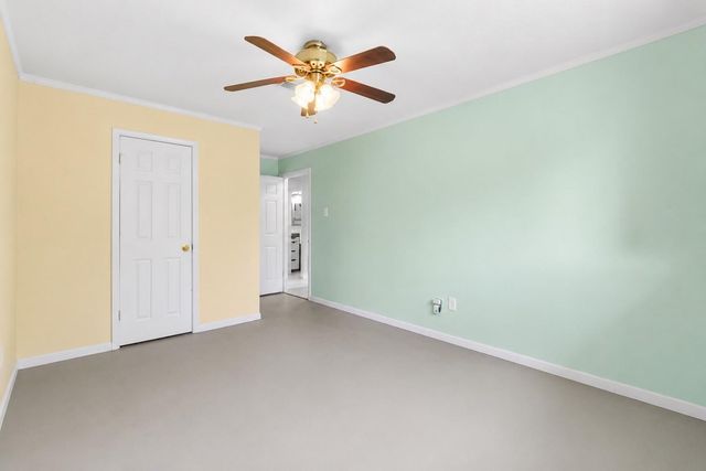 11734 Alamo Dr, La Porte, TX 77571