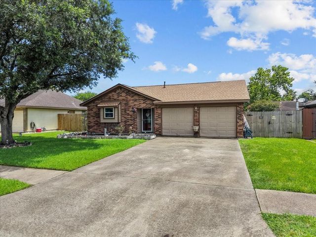 11734 Alamo Dr, La Porte, TX 77571
