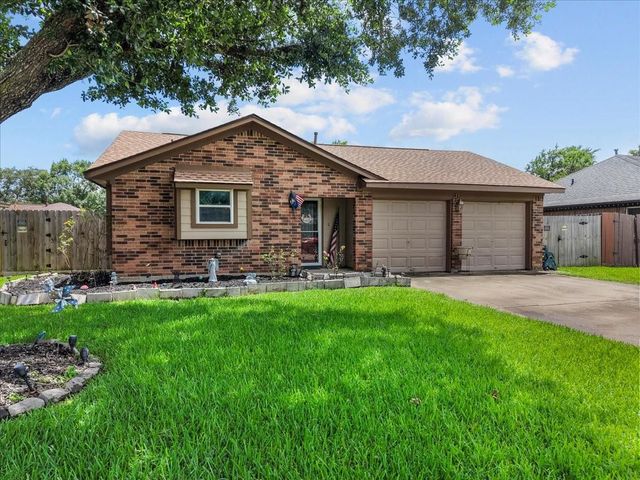 11734 Alamo Dr, La Porte, TX 77571