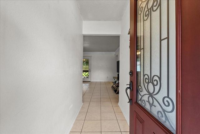 11734 Alamo Dr, La Porte, TX 77571