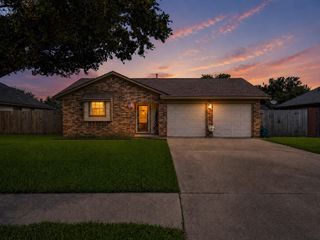 11734 Alamo Dr, La Porte, TX 77571