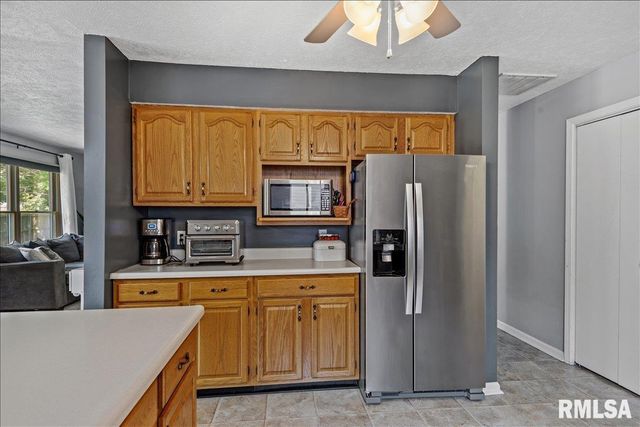 425 Dewberry Trail, Chatham, IL 62629
