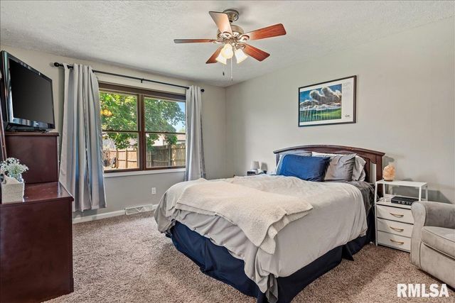 425 Dewberry Trail, Chatham, IL 62629