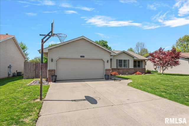 425 Dewberry Trail, Chatham, IL 62629